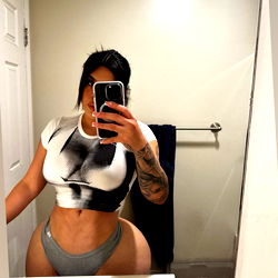 Sjlordess - OnlyFans Model Showcasing Her Fit Body