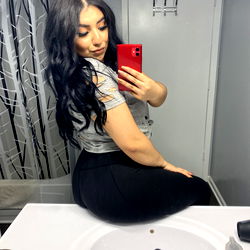 Victoriabbyx's OnlyFans Photoshoot in Bathroom with Mirror