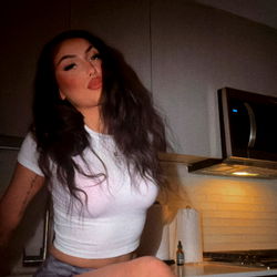 Intimate Moments with Des 🍒