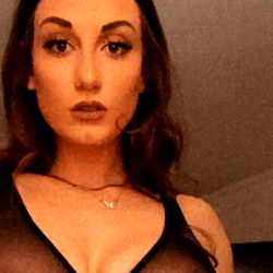 OnlyFans Model Emmy Rose 🌹 - Bisexual