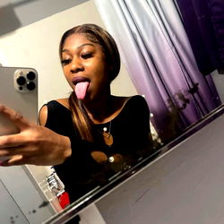 Model Shaanayyy in Stylish Black and White Image