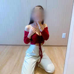 Onlyfans Model Posing for a Mirror Selfie