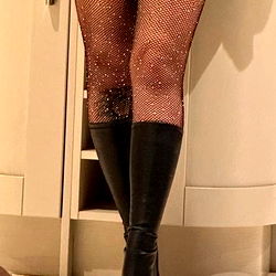 Sweet Sole S Sarah: UK Model's OnlyFans Photoshoot