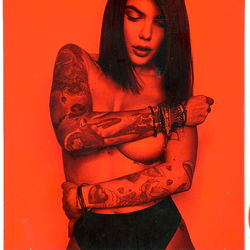 Aalexaa: A Model's Allure