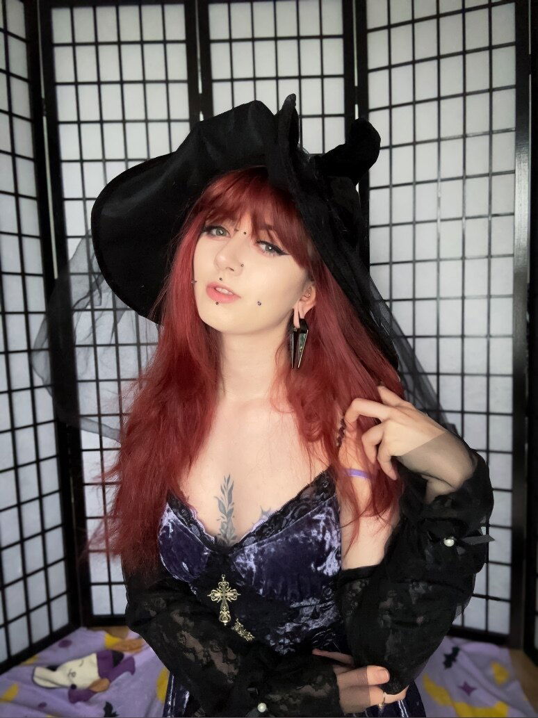 Shpooky Sarah 🖤 FREE VIDEOS WALL &amp; DMS photo