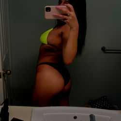 OnlyFans Model Piscez Baby Posing for the Camera