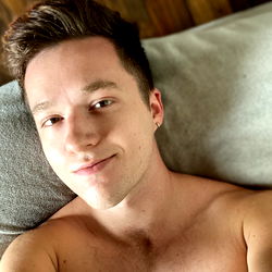 Model Photo: Alex Landyn, Detroit