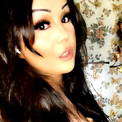 Sticky Vicky's Alluring Look