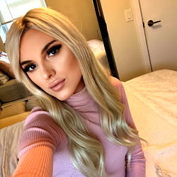 Onlyfans Model Waifu Emma Strikes a Pose in Her Dreamy Room