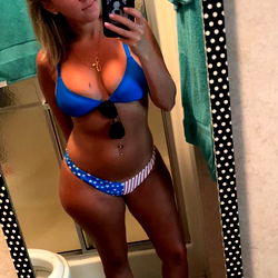 Awesome Bathing Suit Model Brooke Summers