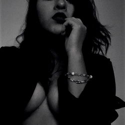 Onlyfans Model Ámbar: Black and White