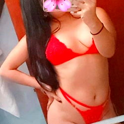 Afrodita's Intimate Moment