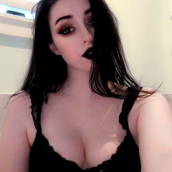 Bellziee: A Model on OnlyFans