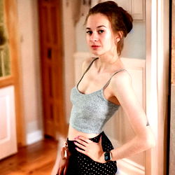 Stylish Anna Sibster in Casual Fashion