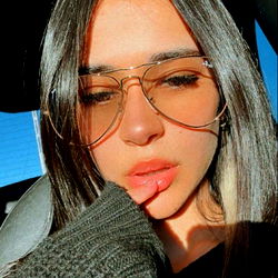 Nicole Zg VIP - Traveling by the world