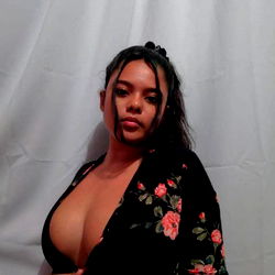 Chic and confident pose by OnlyFans model Chiky in an eye-catching black outfit