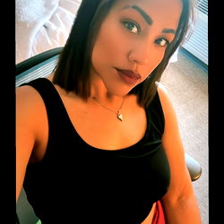 Babiegurl69's Stylish Selfie