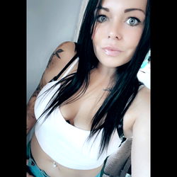 Chloe Smith - OnlyFans Model