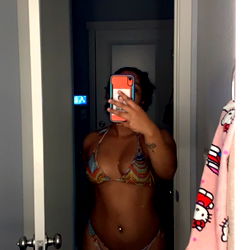 Nini's Mirror Moment