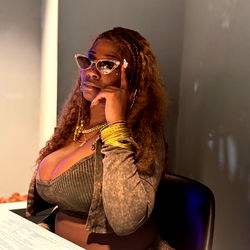 OnlyFans Model Mrs. Prèètÿpùşșÿ29, New York City