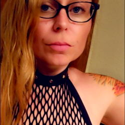 Amber Kay, Model with Busty and Voluptuous Appearance