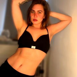 EliVictorias: German OnlyFans Model