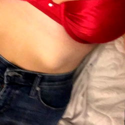 Model Photo: Alison on Onlyfans