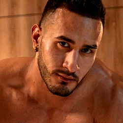 Daddy Jhon of OnlyFans - Close to You