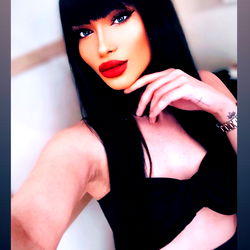 Adeline Adel: Gorgeous Model from Hamburg