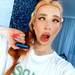 Aleta Pearl: Onlyfans Model Sharing Her Life and Fashion