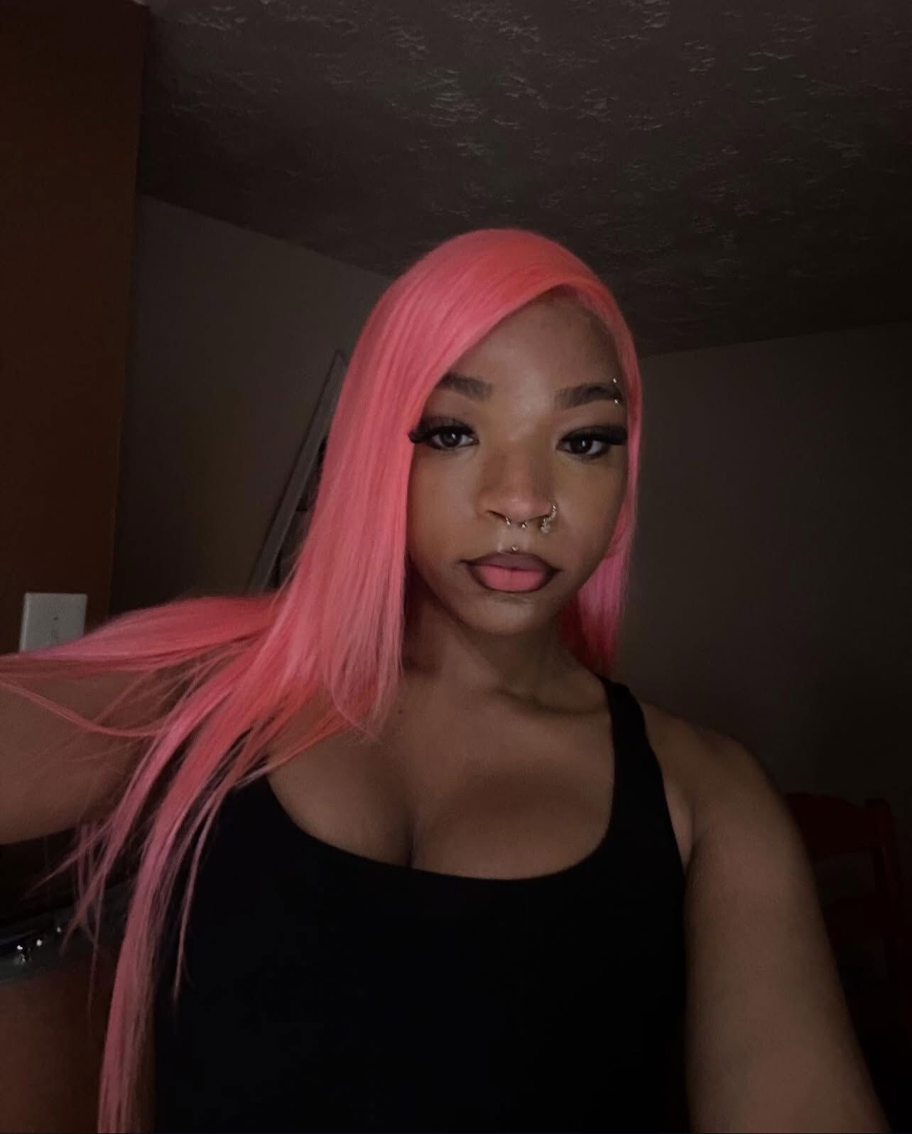 𝐴𝑧𝑗𝑎𝑛𝑎𝑒 photo