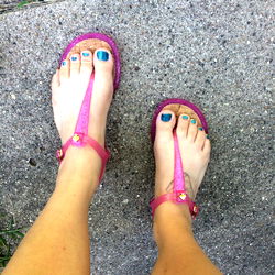 Lola's Toe-tastic Tribute to Summer