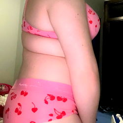 Alayna Baldwin: Plus Size Model Showcasing Lingerie