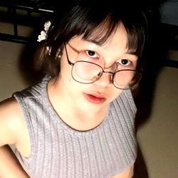 2na in a casual pose