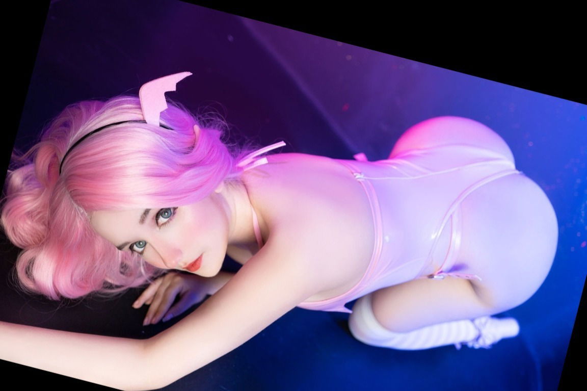 ⋆˚࿔ San Chan 𝜗𝜚˚⋆ photo