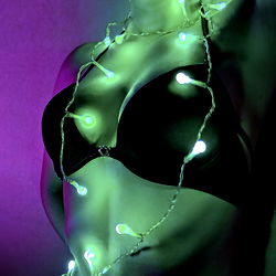 OnlyFans Model Alice Yo's Unique String Light Decoration