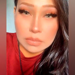 AngelLuv, a Model with Stunning Features