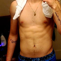 OnlyFans Model Aidenfox's Shirtless Selfie