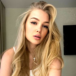 Hailey🍒🔥 photo