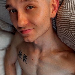 Model James Sins from Nevermoor: Shirtless and Relaxed