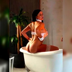 OnlyFans Model Antonella Blake