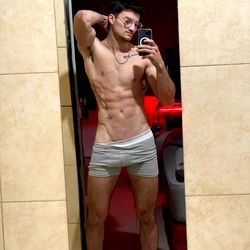 Onlyfans Model Santiago Varela Posing in Mirror