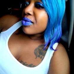 Peanut: A Vibrant Display of Color and Style