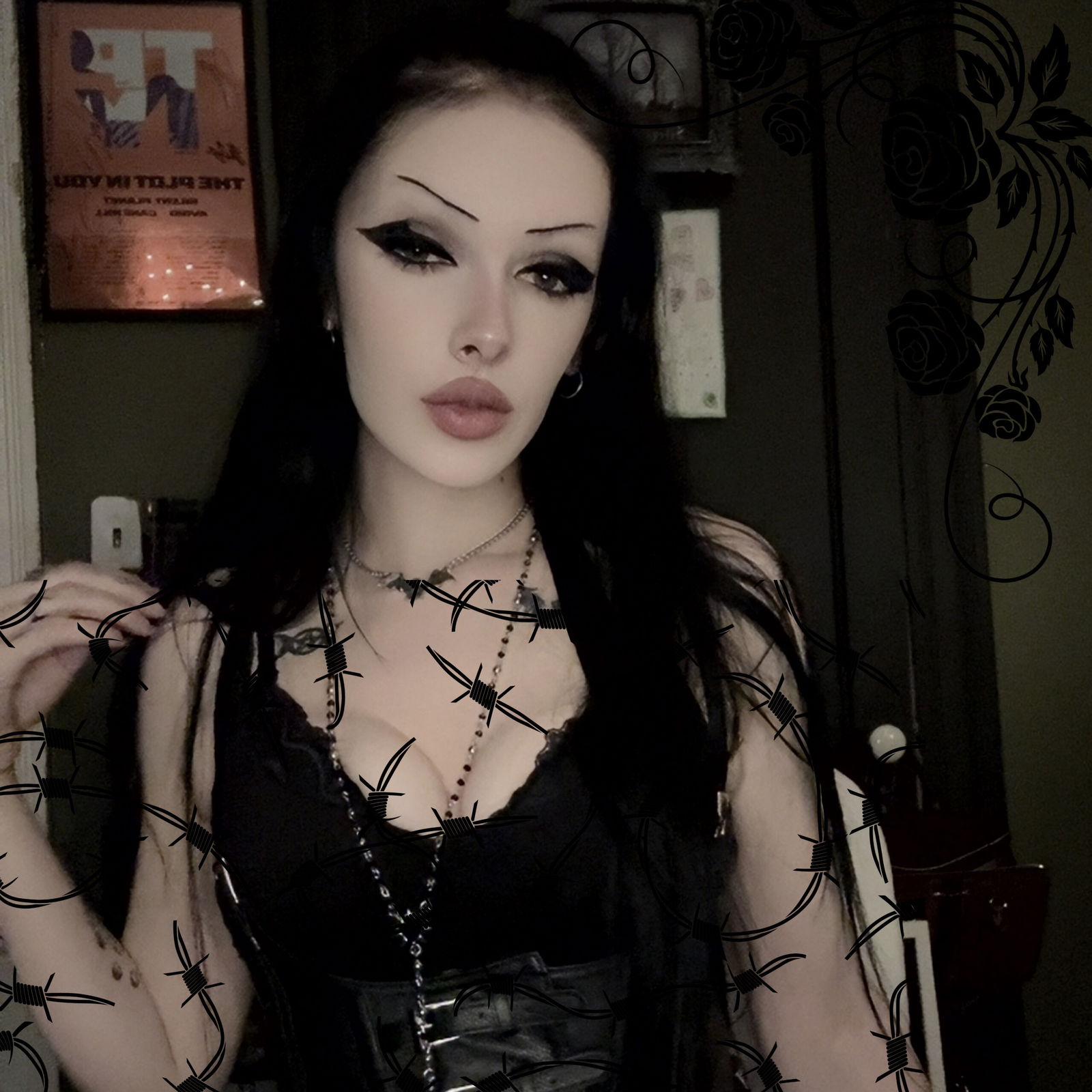 𝓗𝓪𝔃𝓮𝓵 𝓣𝓱𝓸𝓻𝓷 𓆩♱𓆪 photo