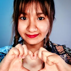 Akirira Miyami, a young influencer expressing love