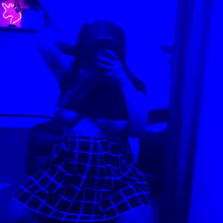 Model: Babycactus.xxx in a Mirror