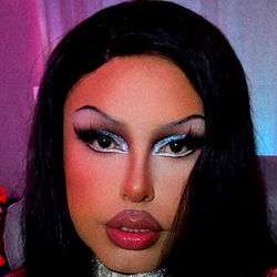 Alejandra, a captivating model from Orange County