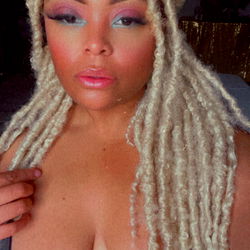 Feet4YourFetish Model Poses