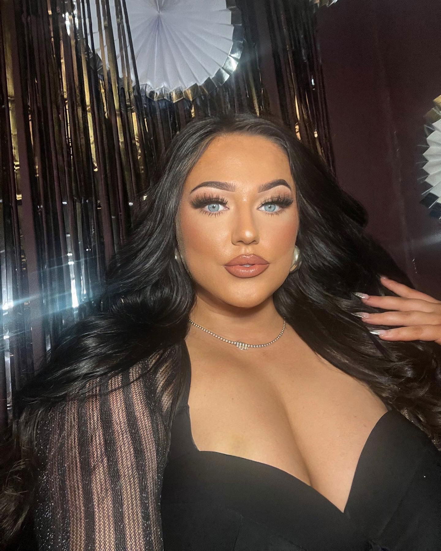 Your Curvy Girl 😝 photo