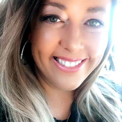 BooTwang, a Social Media Influencer, Sharing Her Joyful Smile on a Car Ride